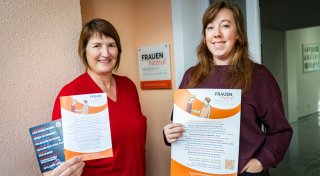 Bielefelder Frauennotruf hilft seit 25 Jahren, wenn andere wegschauen - auch in vielen Sprachen