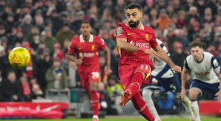 Liverpool nach 4:0 gegen Tottenham im Ligapokal-Finale