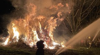 Mit Karte: Hier finden die Osterfeuer 2025 im Kreis Minden-Lübbecke statt