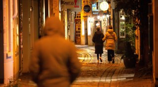 Wie sicher fühlen sich Frauen nachts auf dem Heimweg?