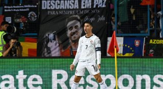 Gedenken an Diogo Jota: Ronaldo-Tore bei Portugal-Sieg