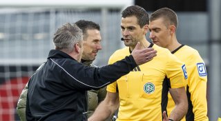Aktuelles zum SC Paderborn: Derby-Schiedsrichter brachte dem SCP bisher kein Glück