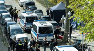 Mann in Berlin auf Gehweg getötet - Handwerker im Fokus