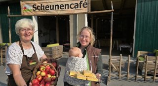 Apfelkuchen und Co.: Beliebtes Scheunencafé im Kreis Gütersloh wieder geöffnet