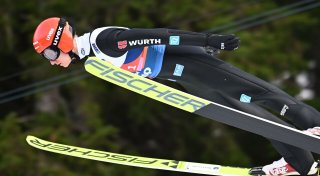 Skispringer im Team Vierter - Gold an Slowenien
