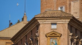 Kamin zur Papstwahl nun auf Sixtinischer Kapelle