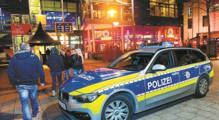 Unbekannter schießt auf Türsteher am Bielefelder Boulevard