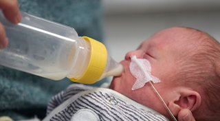 Muttermilch als rettende Spende für Frühchen