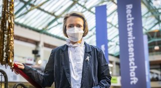 Studentin an Uni Bielefeld mit Traumnote: Paderbornerin trotzt Long Covid und hat eine Mission