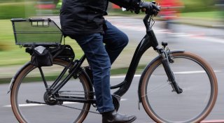 Polizei stoppt Pedelec-Fahrer bei Bad Driburg - schon wieder