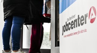 Langzeitarbeitslose sollen 1.000 Euro erhalten, wenn sie Job aufnehmen