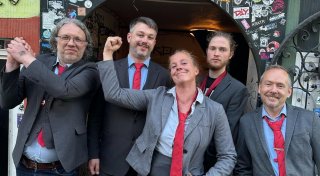 „Die Partei“ schickt in Bielefeld Lehrerin Lena Oberbäumer ins Rennen