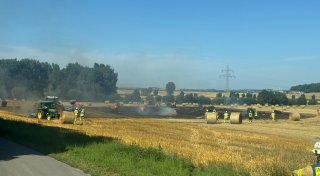 Wieder Feuerwehreinsätze: Felder im Kreis Höxter stehen in Flammen
