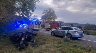 Missglücktes Überholmanöver: Schwerer Autounfall bei Beverungen
