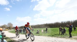 56 Kilometer an der Spitze: Pedersen siegt bei Gent-Wevelgem