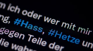 Bundesweite Durchsuchungen wegen Hass im Netz: Staatsschutz in OWL im Einsatz