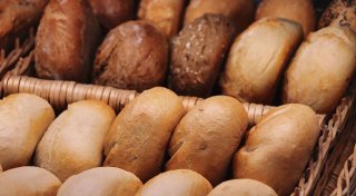 Wo gibt es Heiligabend und Weihnachten 2024 frische Brötchen in Bielefeld?