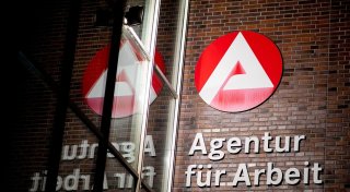 Zahl der Arbeitslosen in Nordrhein-Westfalen steigt leicht