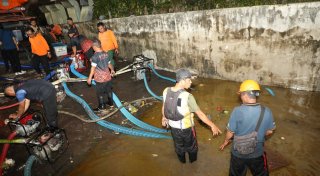 13 Tote bei schweren Überschwemmungen auf Bali und Flores