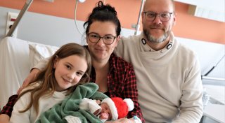 Geburten an Weihnachten: Drei Babys kommen in Höxteraner Krankenhaus zur Welt
