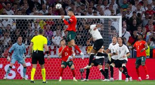 Ronaldo feiert Rekord bei Premiere - Conceição wie der Papa