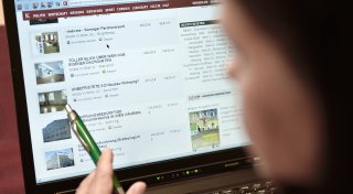 Betrüger nutzen Wohnungsnot einer Bielefelderin schamlos aus