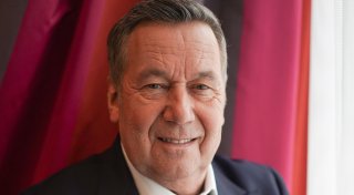 Bekannter Schlagerstar Roland Kaiser überrascht plötzlich seine Gütersloher Fans