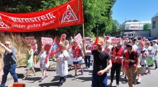 Tarifstreit: Großwäscherei in Warburg im Streikmodus
