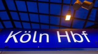 Mann am Kölner Hauptbahnhof von Zug überrollt und getötet