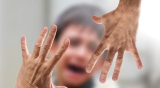 Körperverletzung und sexuelle Übergriffe: Gewalt in NRW-Kitas steigt rasant