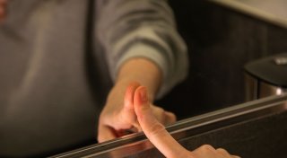 Keine Fingerabdrücke am Spiegel dank selbstgemachtem Spray?