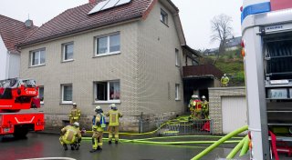 Zimmer in Mehrfamilienhaus im Altenbekener Ortskern brennt komplett aus