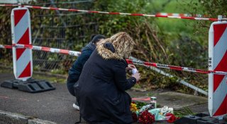 Fußgänger von SUV erfasst: Mutter (39) und zwei Kinder (3, 6) tot