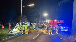 Verkehrsunfall in Löhne: Frontalzusammenstoß verursacht erheblichen Sachschaden