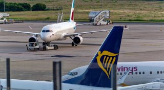Studie: Direktflüge teuer und selten