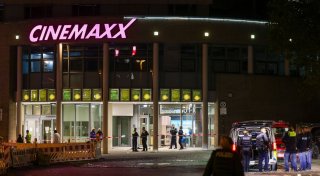 Polizei schießt Verdächtigen vor Krefelder Kino nieder - kein Hinweis auf Anschlag