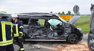 Schwerer Unfall in Petershagen: Keine Lebensgefahr mehr für Mutter (26) und Baby