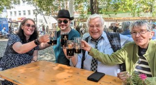 Mit vielen Fotos: Kurioses, Kulinarisches, Kulturelles zum Blütenfest in Beverungen