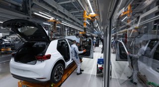 Verband fordert vor Autogipfel günstigeren Ladestrompreis
