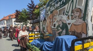 1.200 Jahre: Hunderte Mitwirkende sorgen in Warburger Ortsteil für unvergesslichen Festumzug