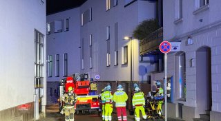 Feuerwehr Paderborn rettet Bewohnerin aus verrauchter Wohnung