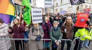 Viele Fotos: Hunderte protestieren in Paderborn lautstark gegen AfD-Wahlkampfauftritt