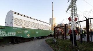 Castor-Behälter erreichen Zwischenlager - Stiller Protest