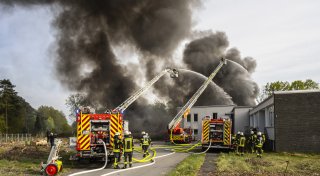 Feuer zerstört ehemalige Bielefelder Boulderhalle