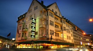 Gewaltausbruch: Männergruppe geht in der Innenstadt auf jungen Bielefelder los