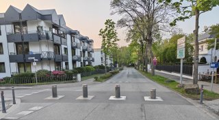 Schützenbrücke in Bad Oeynhausen: Absperranlage kriegt einen Poller nicht hoch