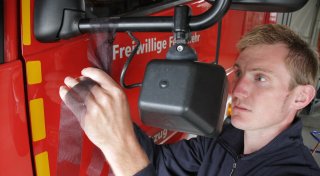 Trauerflor an Feuerwehrfahrzeugen im Kreis Paderborn