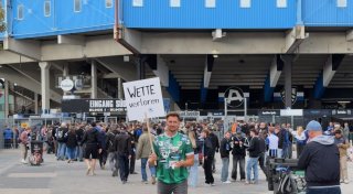 Mehr als eine verlorene Wette - im Preußen-Münster-Trikot vor der Bielefelder Alm
