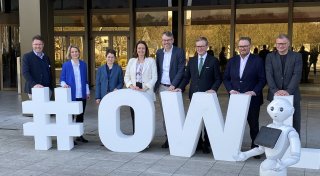 Von smarten Dörfern und intelligenten Bahnhöfen in OWL