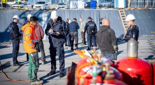 Zoll-Razzia auf Bielefelder Schulbaustelle: 37 mögliche Verstöße